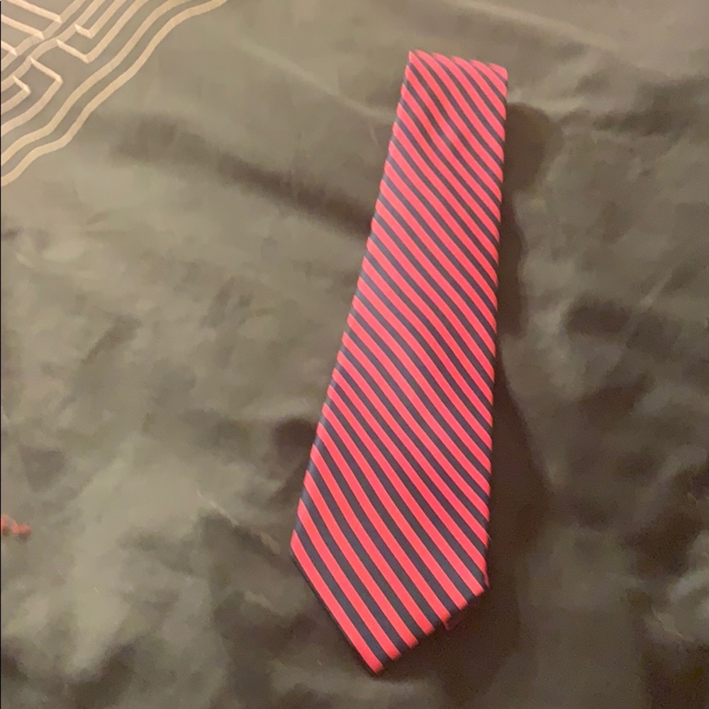 Brand new 100% polyester tie